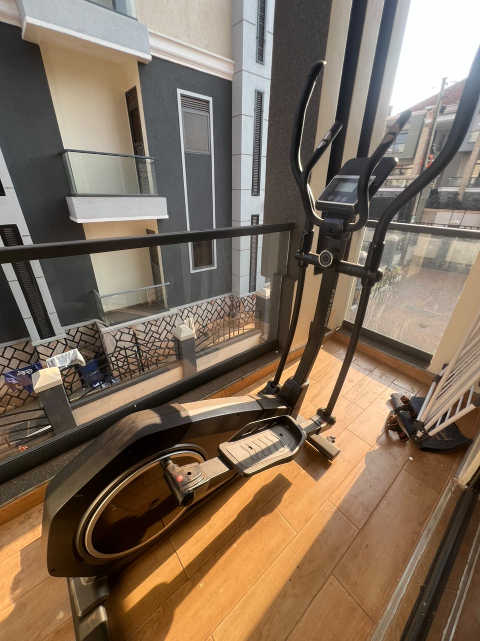 Elliptical Cross Trainer Machine with Digital Display - Home Gym Use