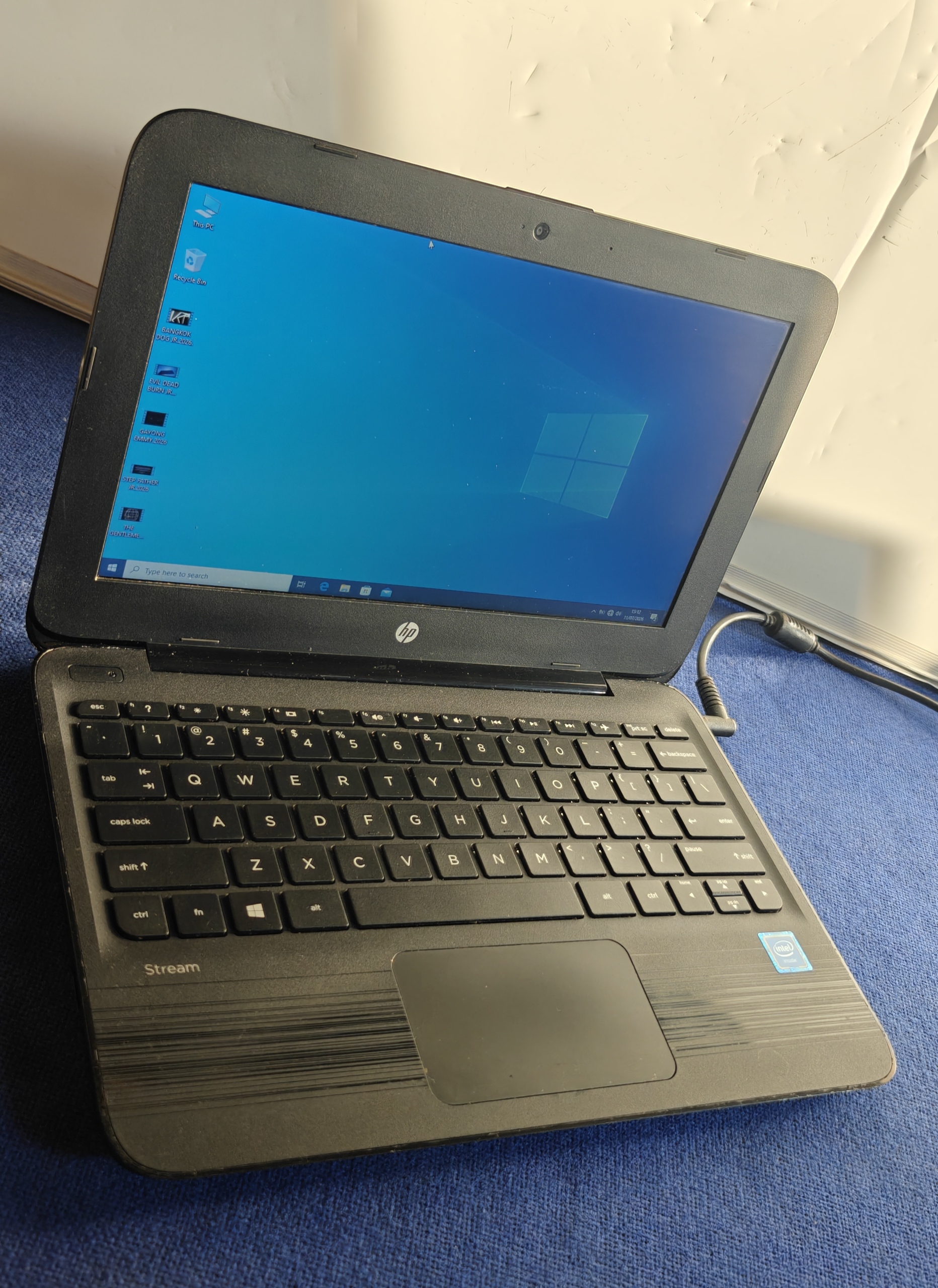 HP Stream 11 Laptop - Intel Celeron N3060, 4GB RAM, 60GB Storage, Windows 10 Pro