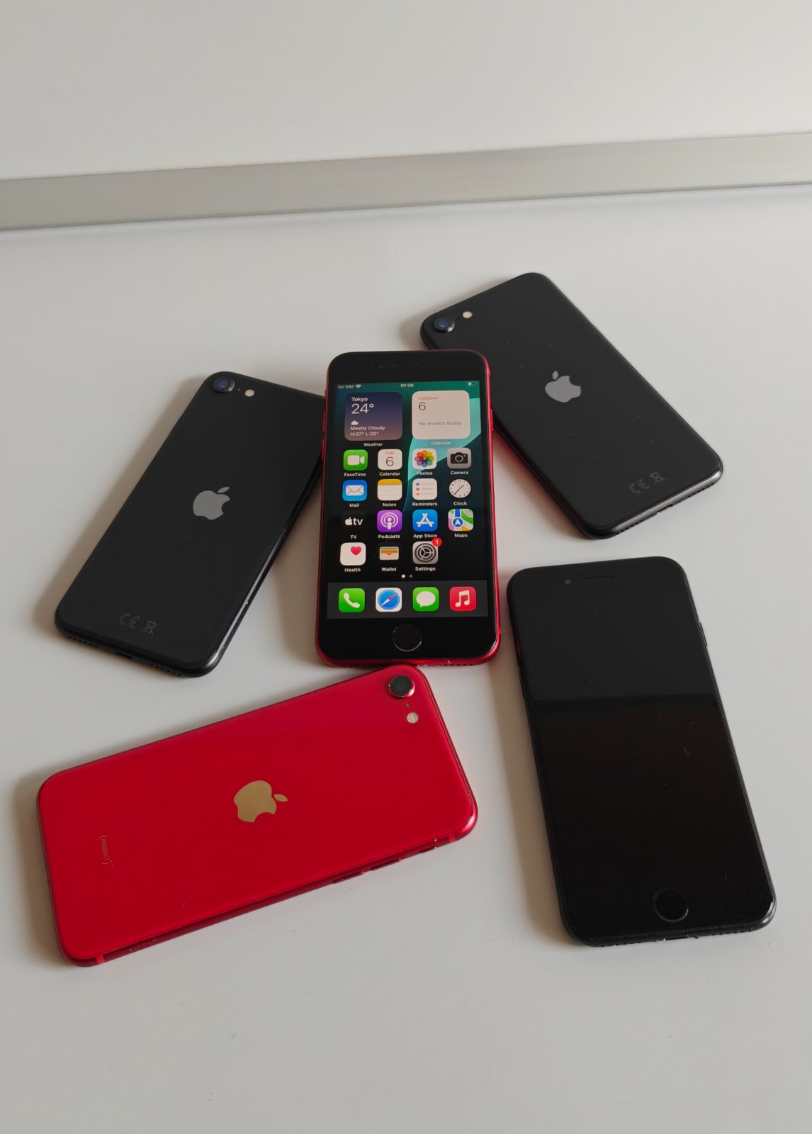 iPhone SE (2nd Gen) Red 64GB - Excellent Condition