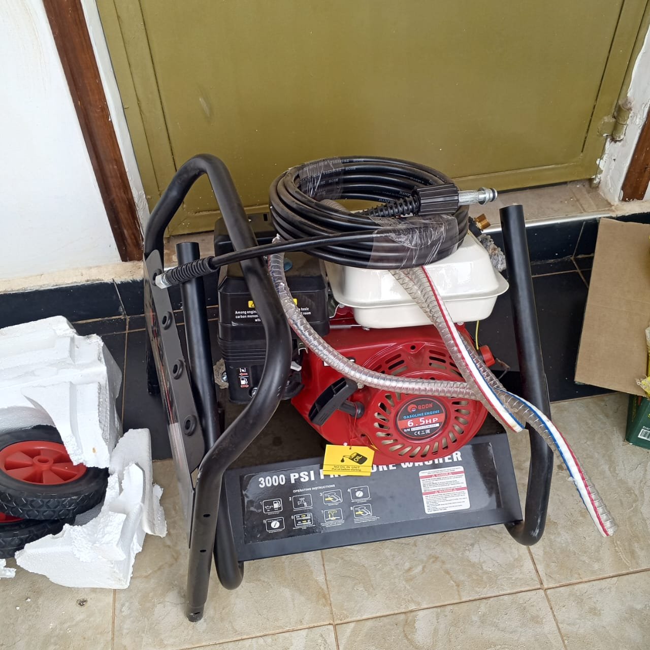 3000 PSI Petrol Power Washer with Accessories