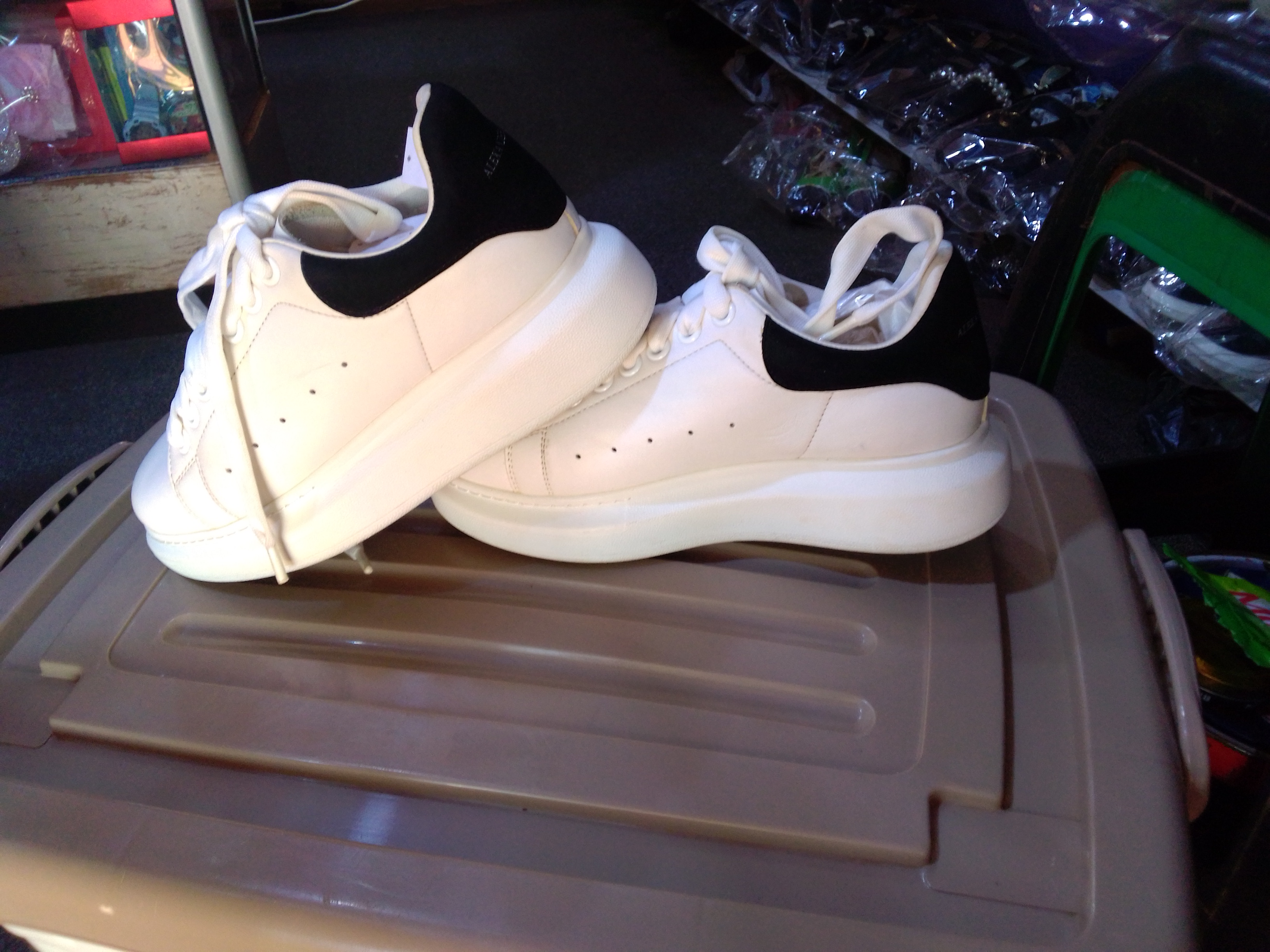 👟 NEW PAIR