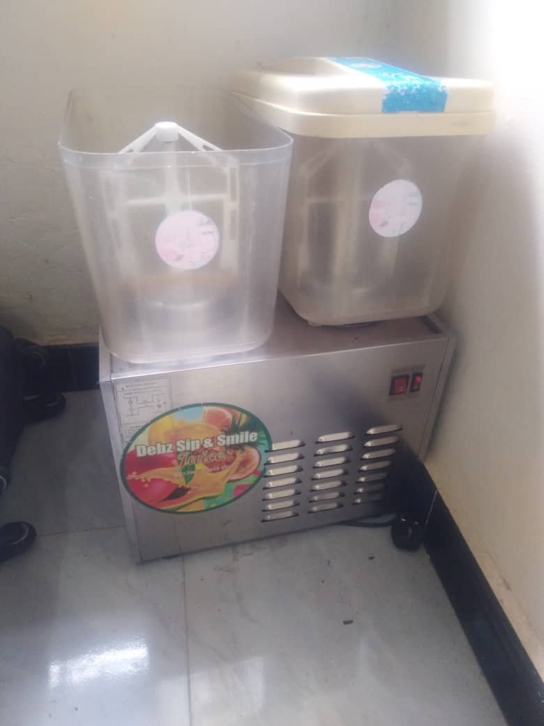 Deliz Sip & Smile Juice Dispenser Machine - Double Tank