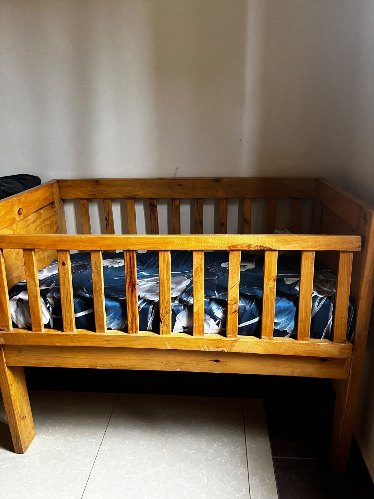 Wooden Baby Crib with Bedding