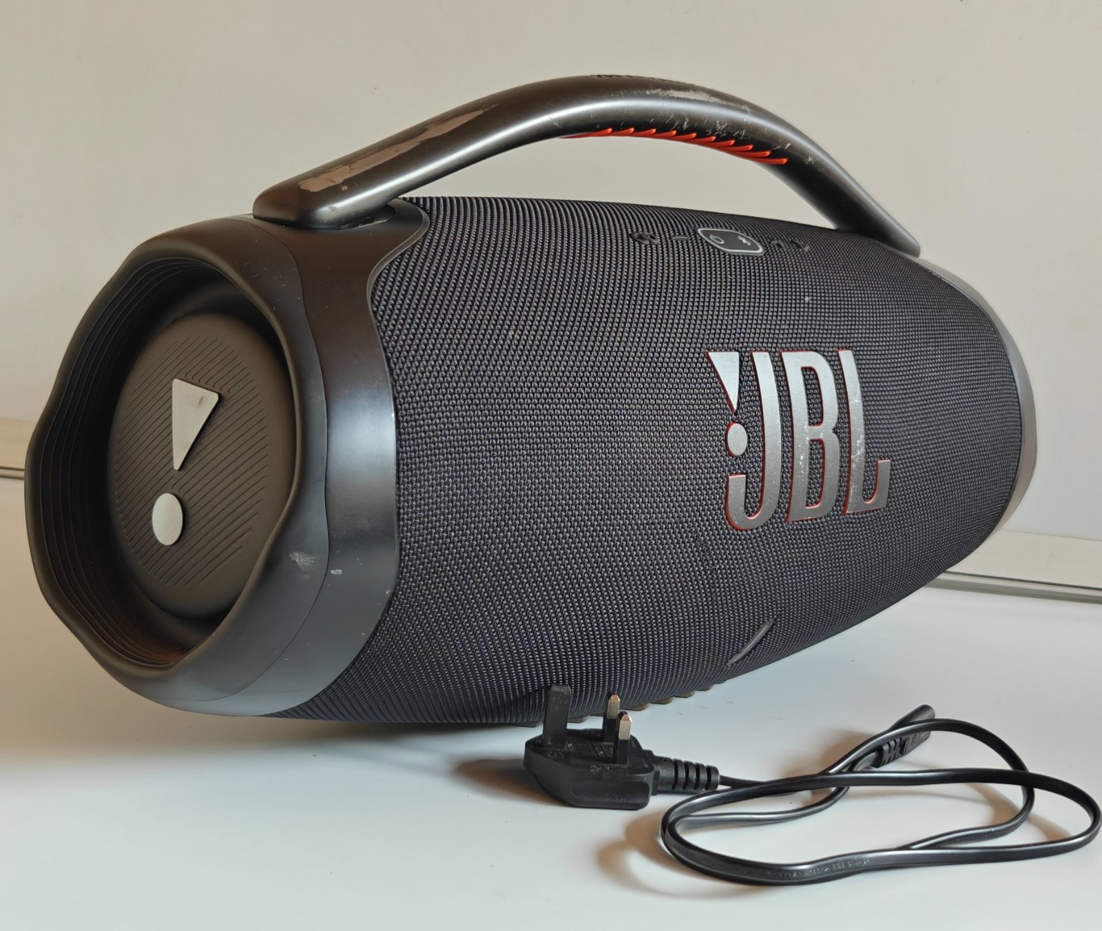 JBL Boombox 3 Bluetooth Speaker – UGX 1,300,000