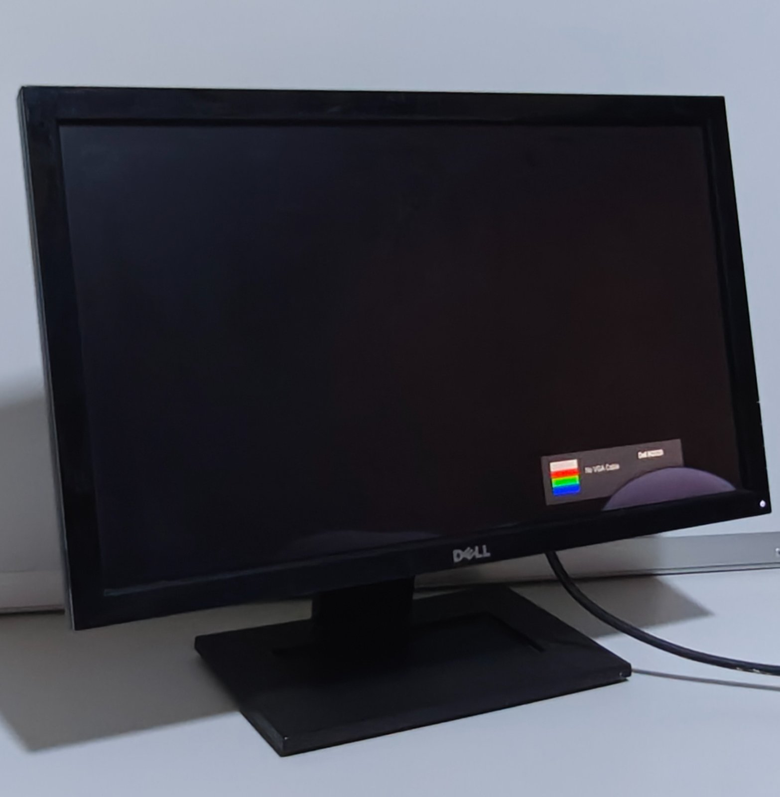 Dell 24" LCD Monitor - No VGA Cable