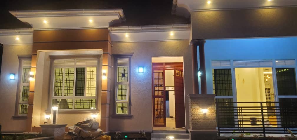 A well-finished four-bedroom family home, ready for immediate sale