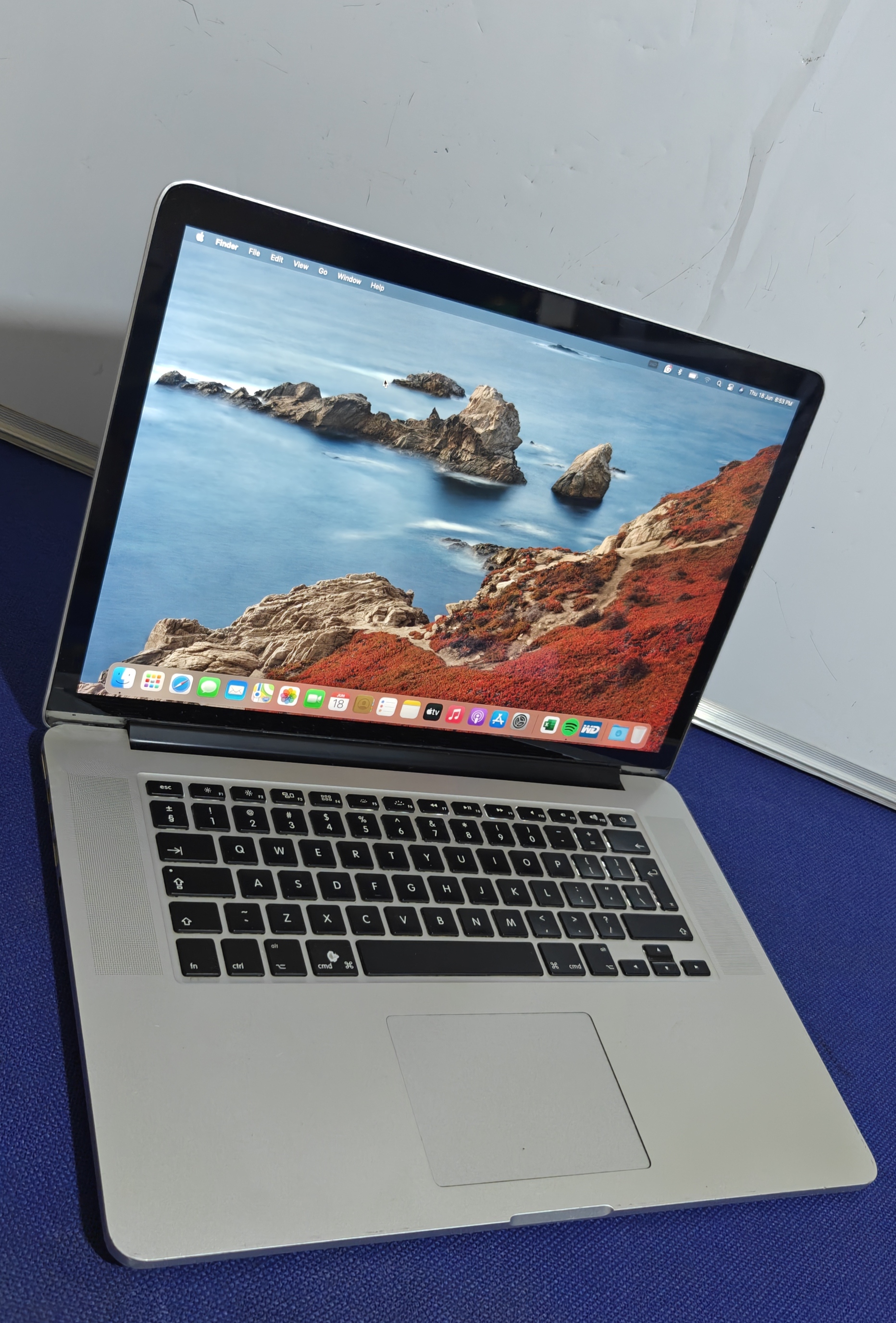 MacBook Pro 15-inch Retina 2013 - Intel i7, 8GB RAM, 256GB SSD