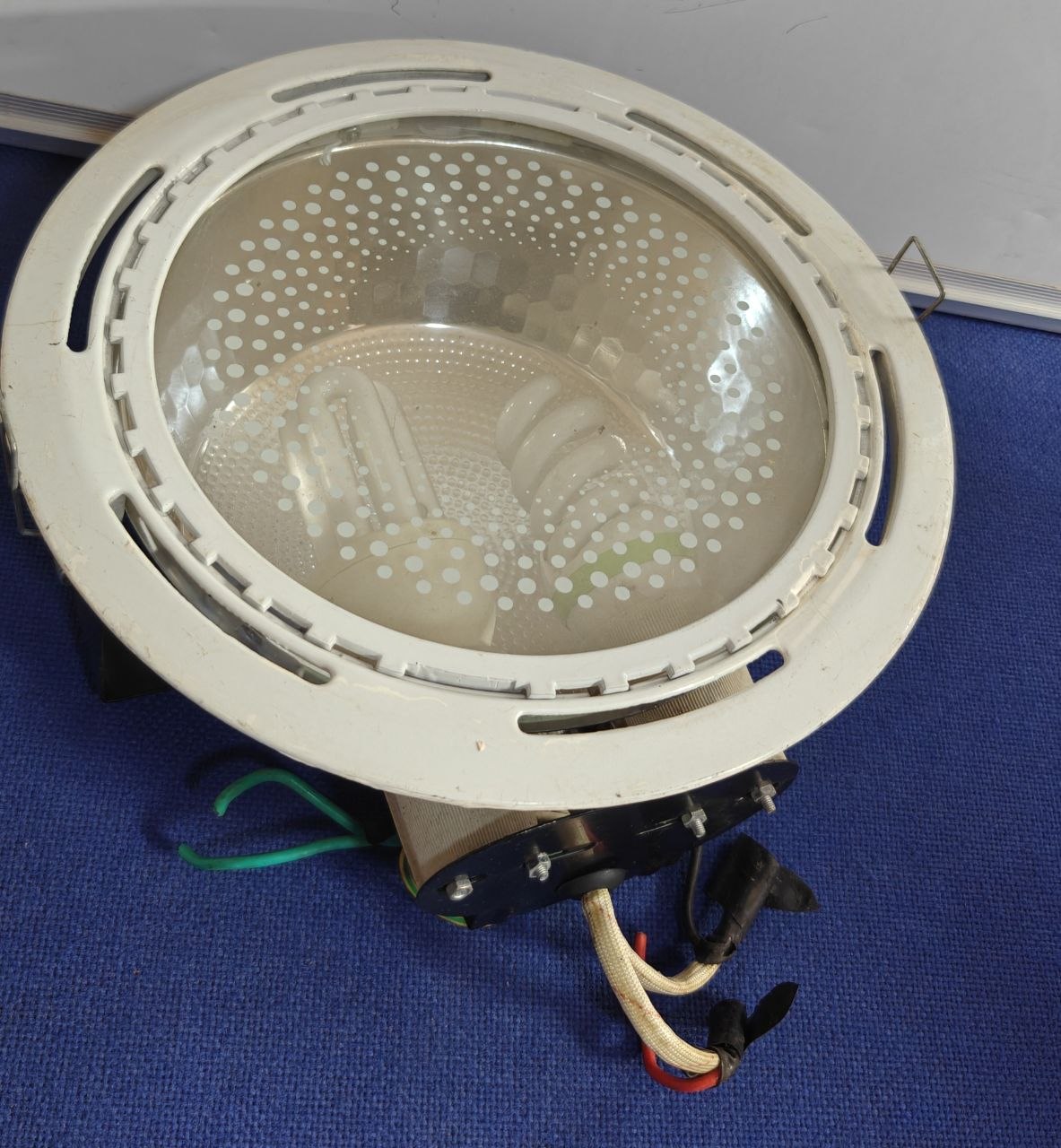 Recessed Ceiling Light Fixture with Perforated Trim Ring