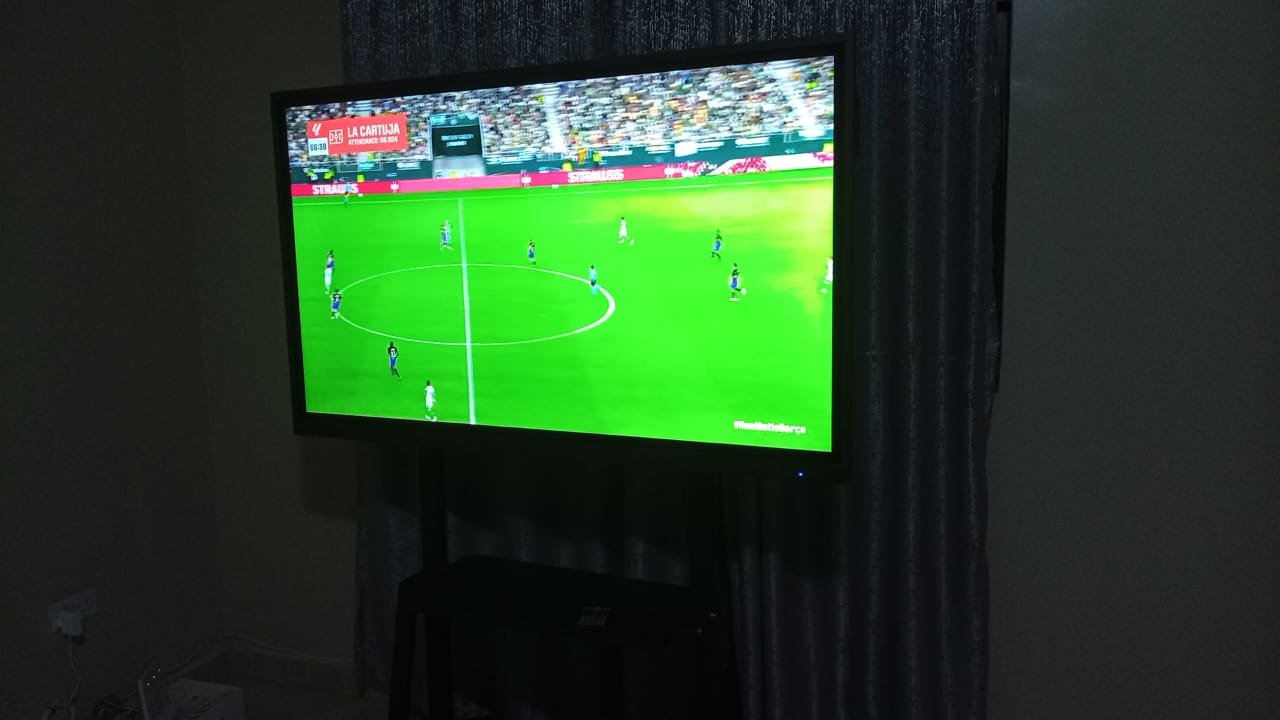Horion 65" Interactive Smartboard UGX 10,000,000