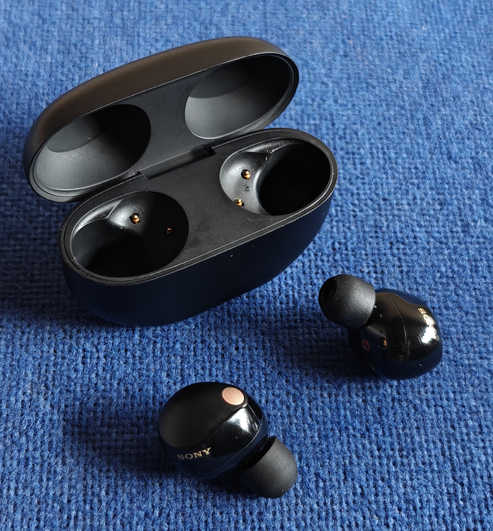 Sony Wireless Earbuds – UGX 300,000