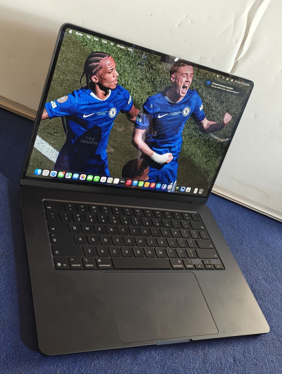 MacBook Air 15-inch M5 2025 16GB RAM - Like New Condition