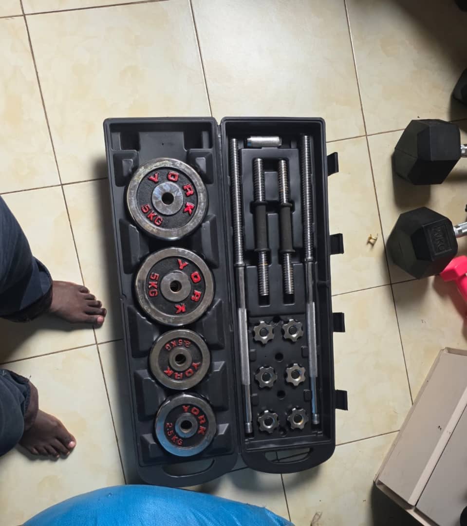 Dumbbell Set with Adjustable Weights and Carry Case