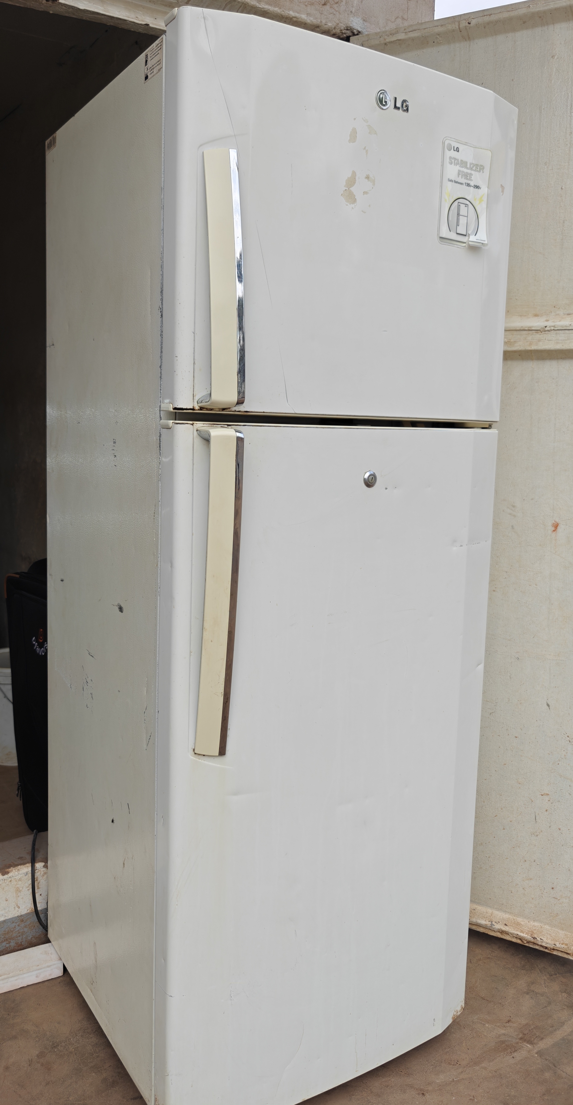 LG Double Door Fridge – UGX 250,000