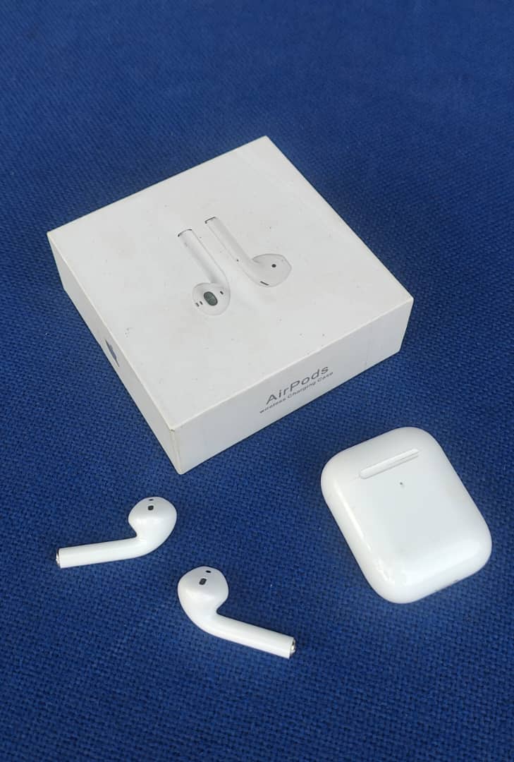 Apple AirPods with Charging Case