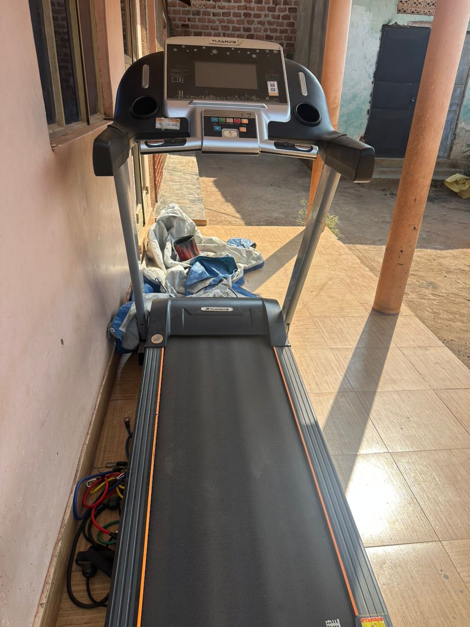FOLDING MOTORIZED TREADMILL – YIJIAN, LCD DISPLAY – UGX 1,000,000