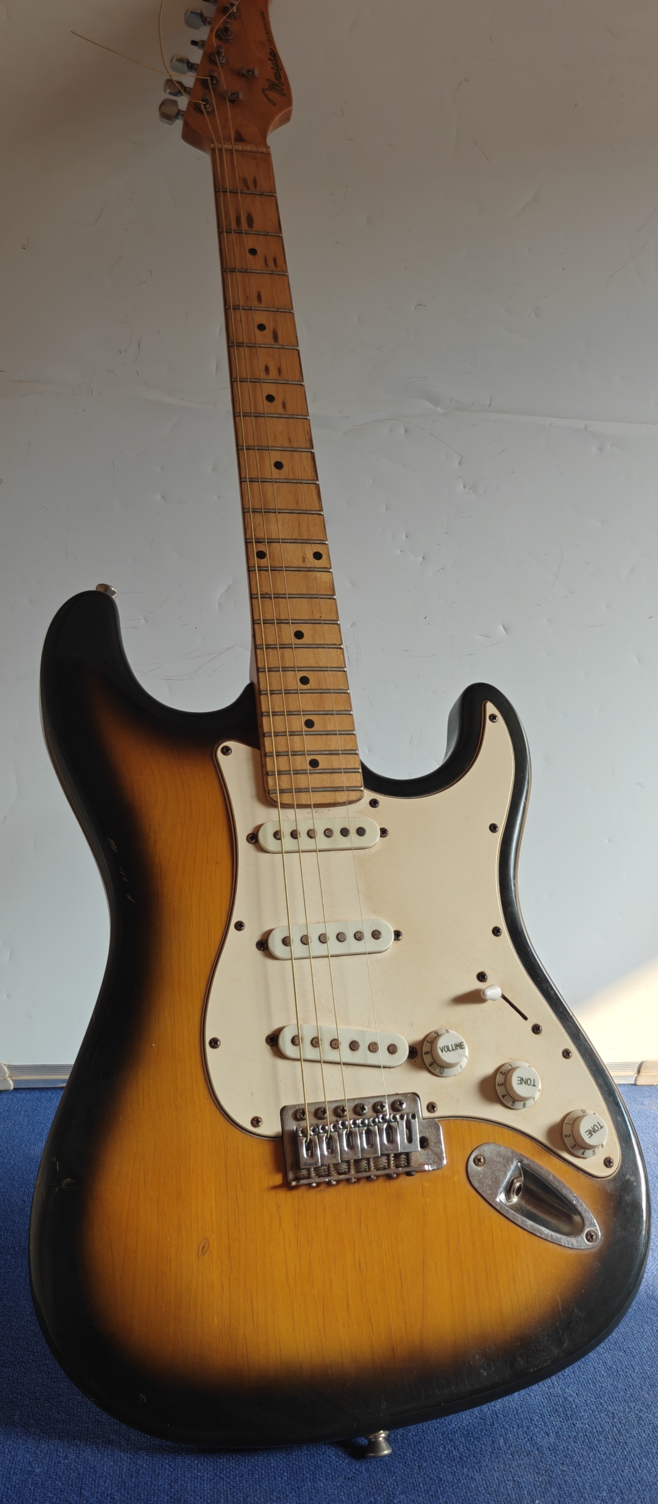 Sunburst Electric Guitar - Stratocaster Style with Maple Neck
