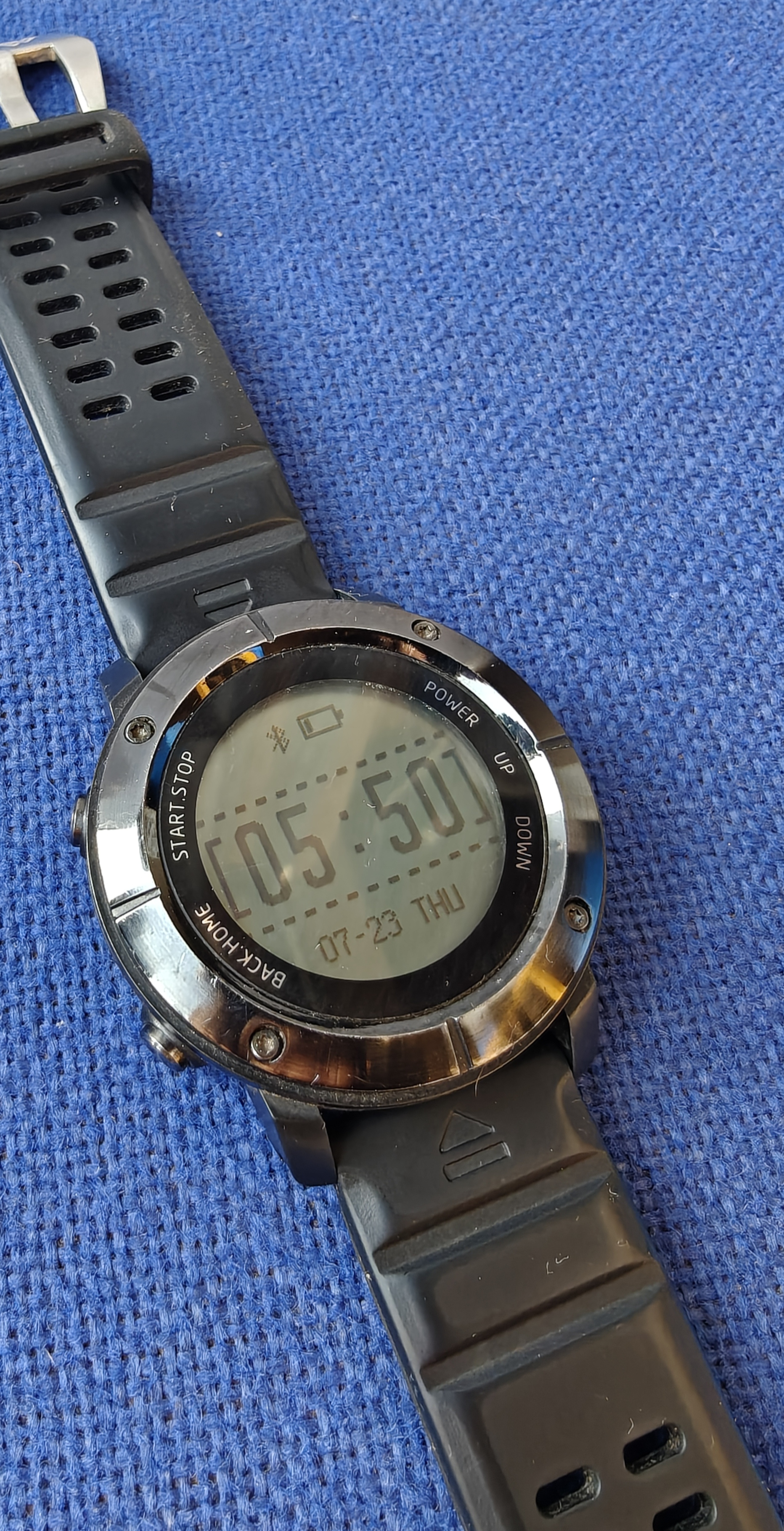 MAKIBES UPG06 SPORT SMARTWATCH PRICE: UGX 50,000
