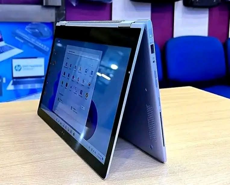 HP EliteBook 1030 G2