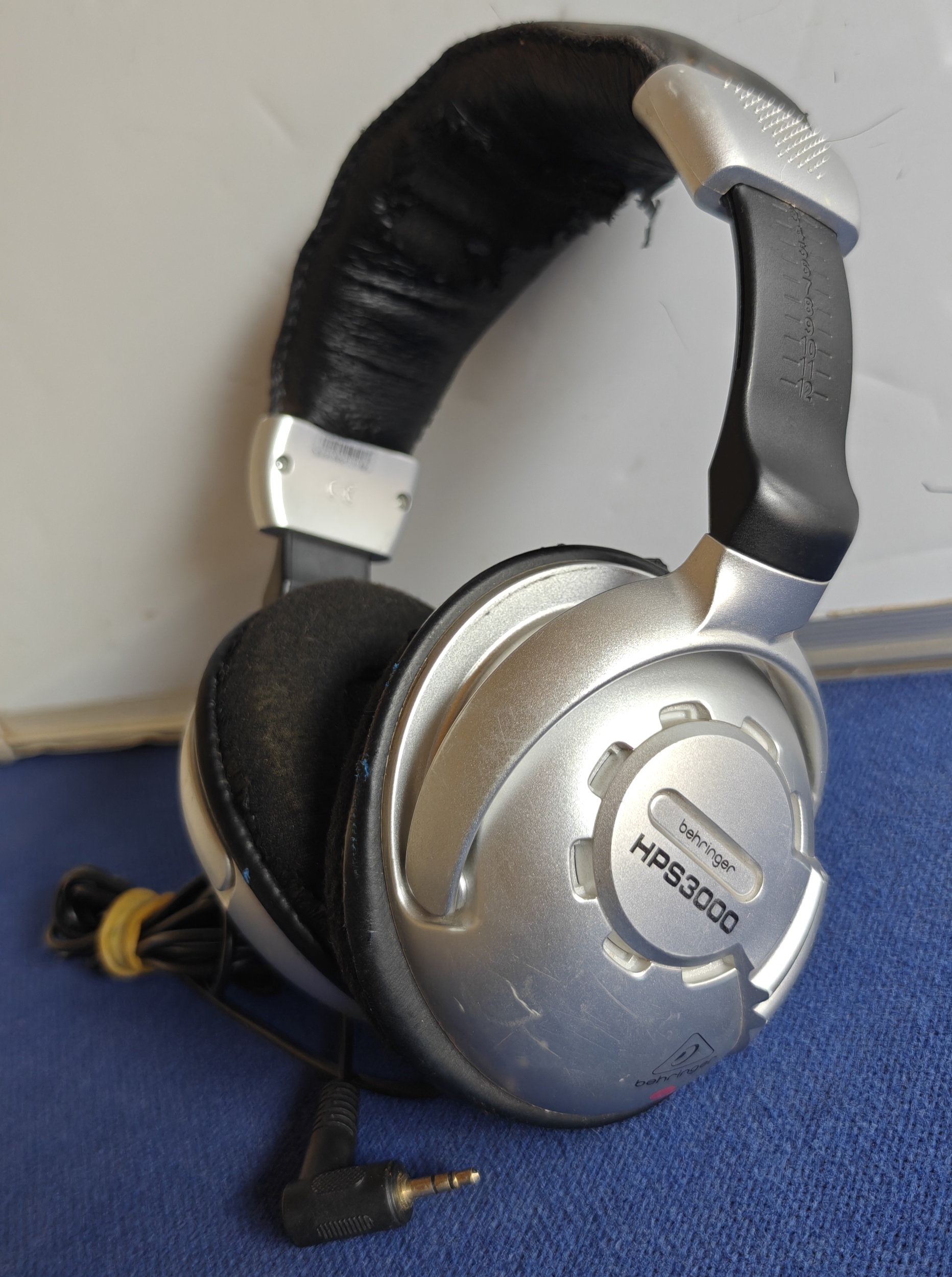 Behringer HPS3000 Professional Studio Headphones