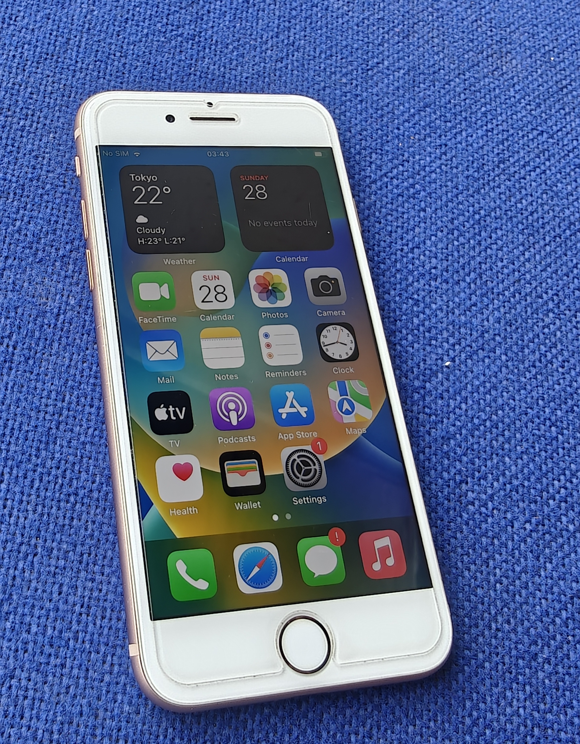 iPhone 8 White 64GB - Excellent Condition