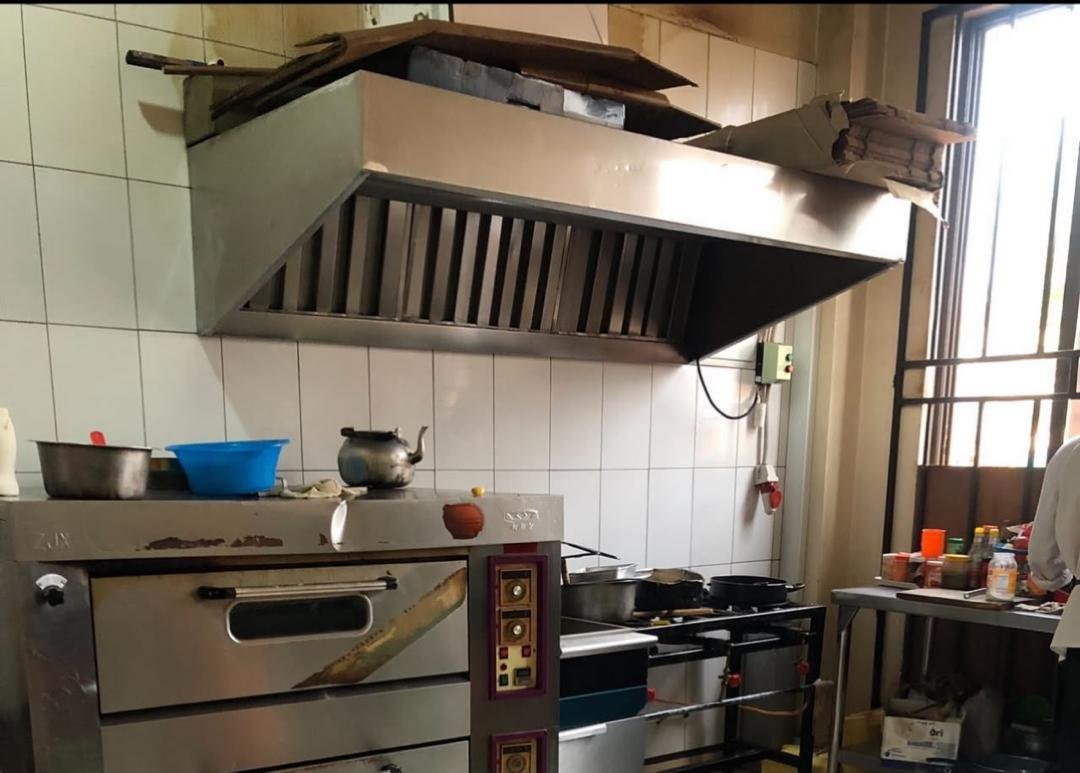 Commercial Kitchen Exhaust Hood with Stainless Steel Canopy