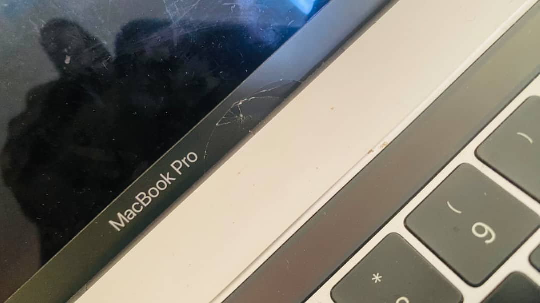 MacBook Pro 13" - Silver (Screen Issues)