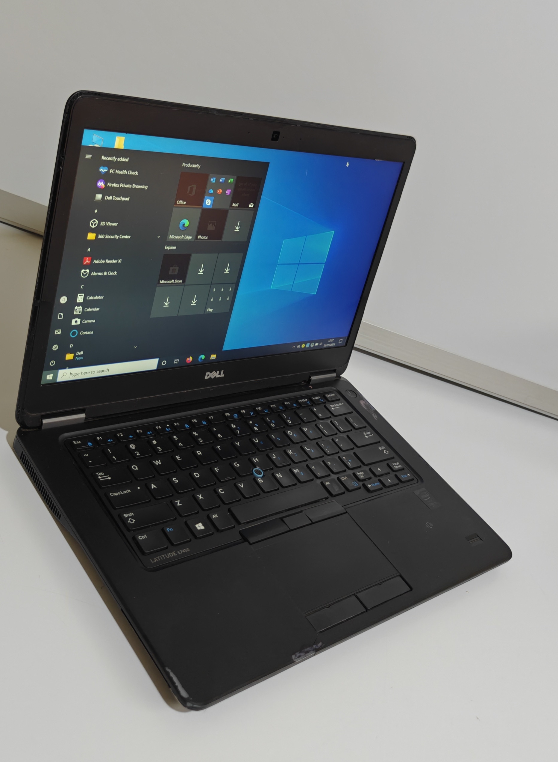 Dell Latitude E7450 Laptop - Intel i5, 8GB RAM, Windows 10 Pro