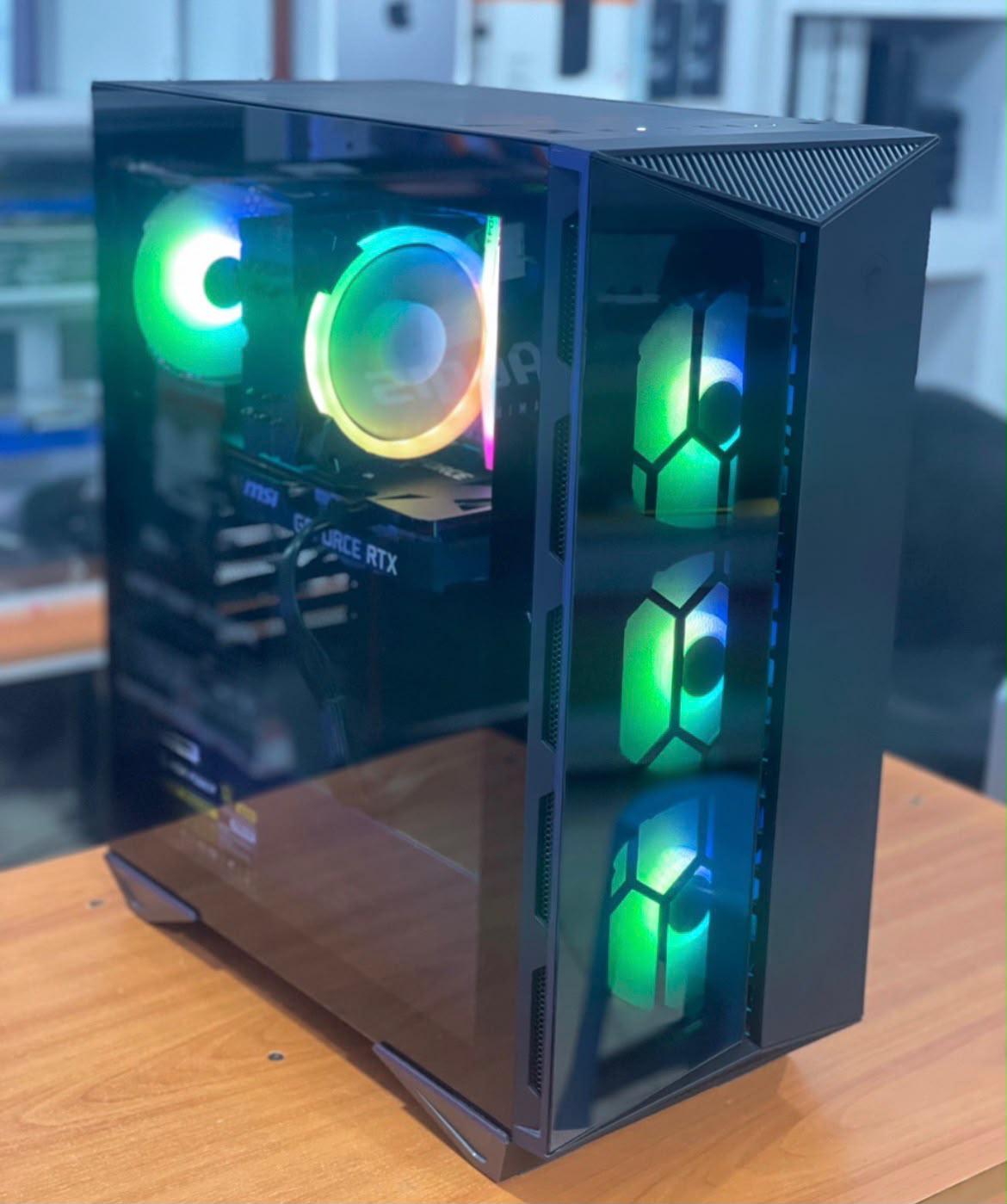 Gaming PC (i7-13700F / RTX 3060) |